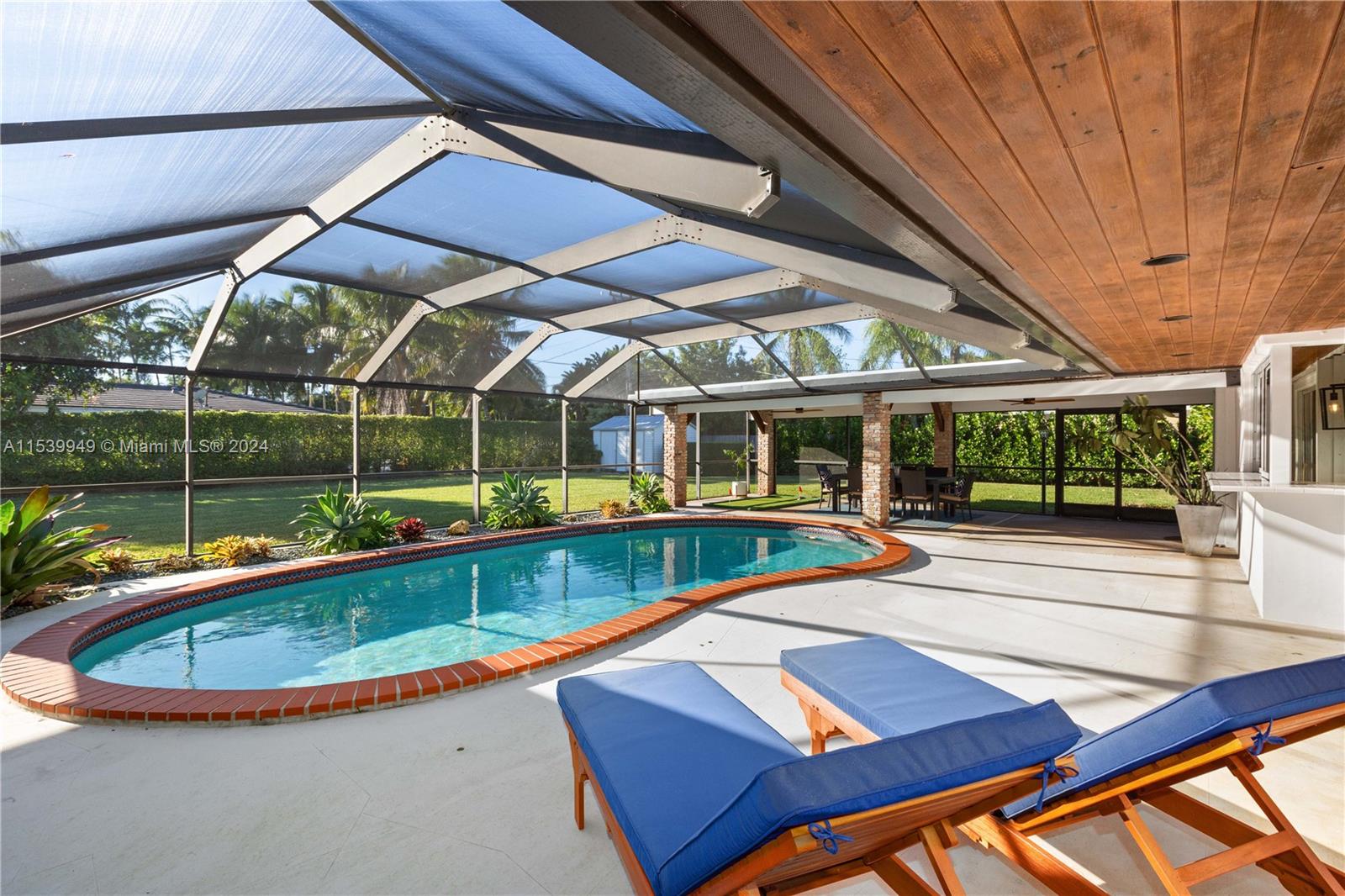 CORAL REEF ESTATES - Residential