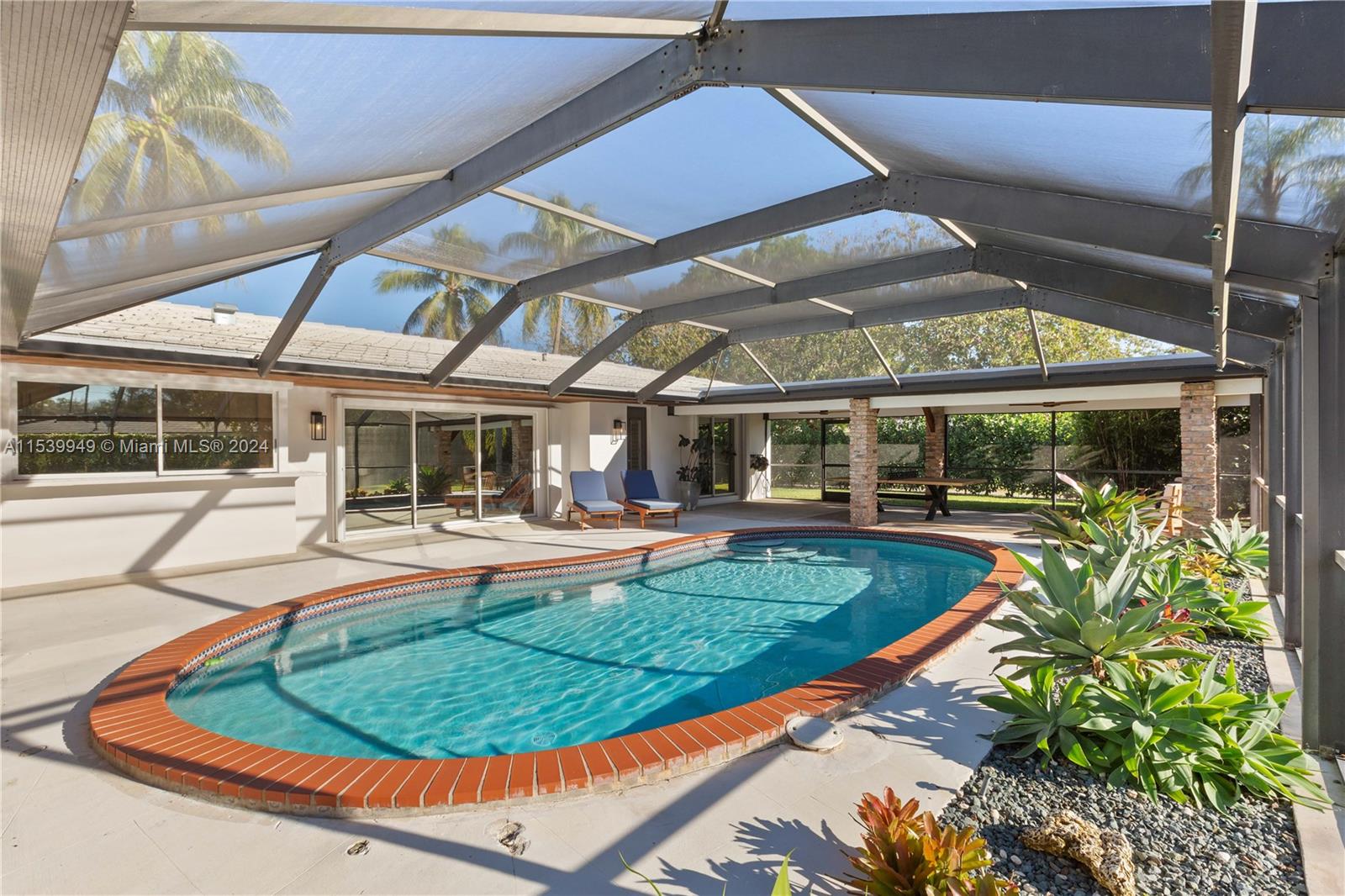 CORAL REEF ESTATES - Residential