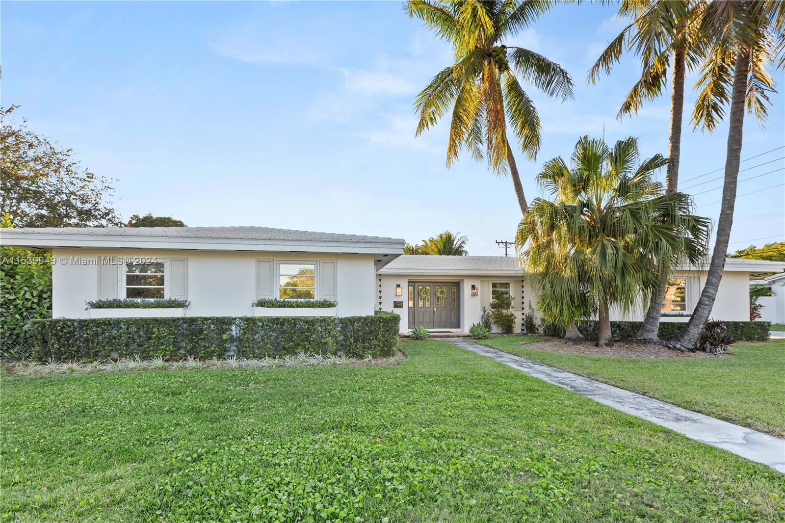 CORAL REEF ESTATES - Residential