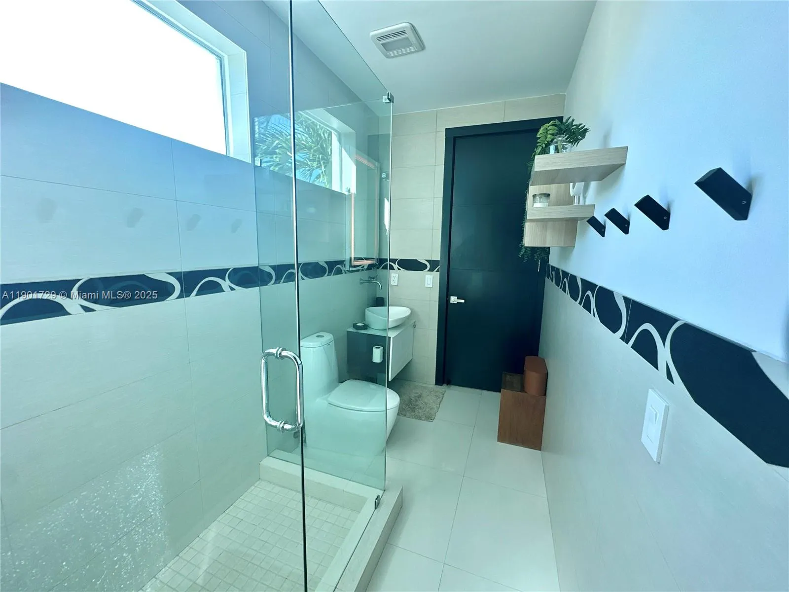 Miami, Florida 33145, United States, 4 Bedrooms Bedrooms, ,3 BathroomsBathrooms,Residential,Active,233098