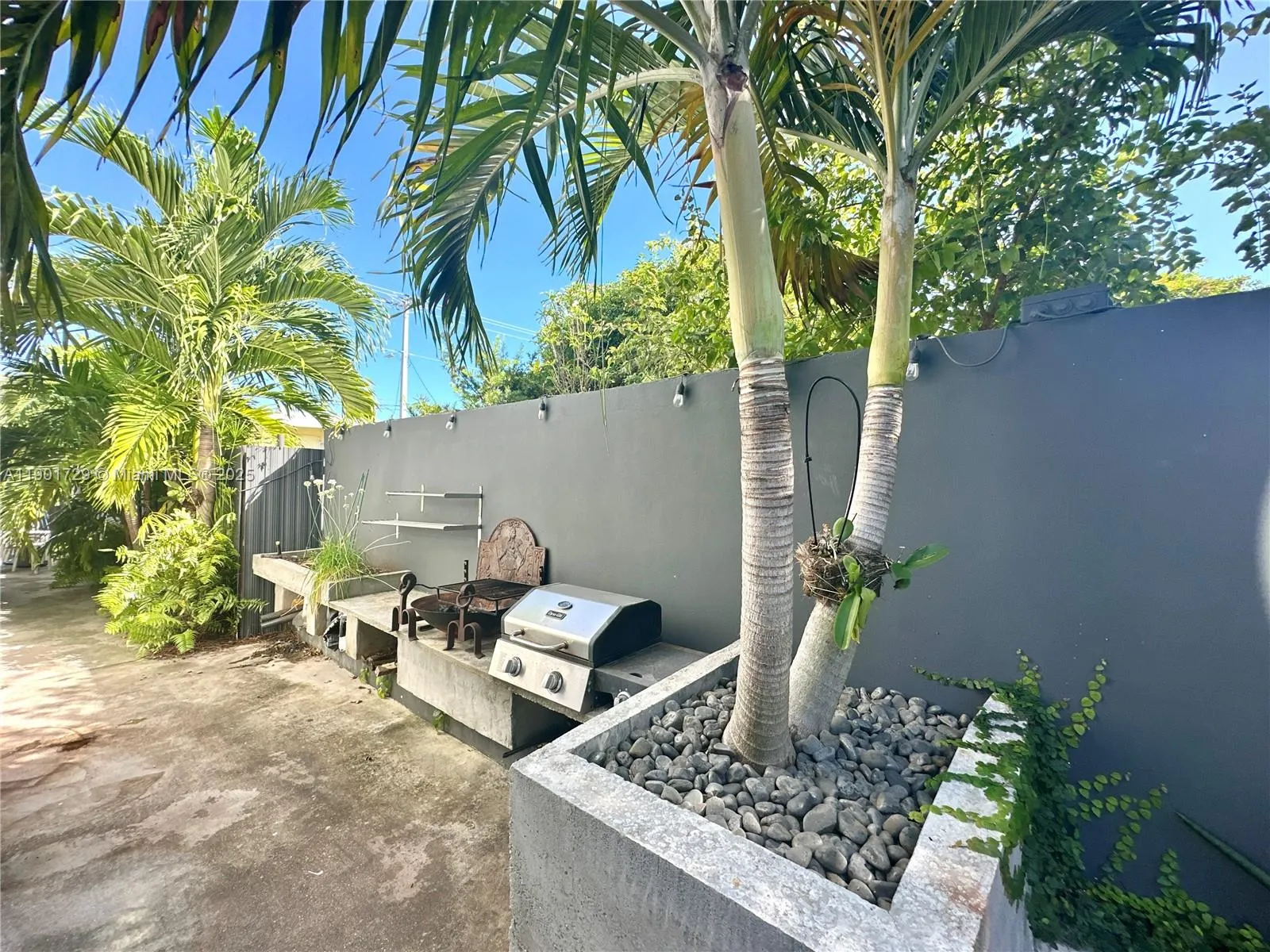 Miami, Florida 33145, United States, 4 Bedrooms Bedrooms, ,3 BathroomsBathrooms,Residential,Active,233098