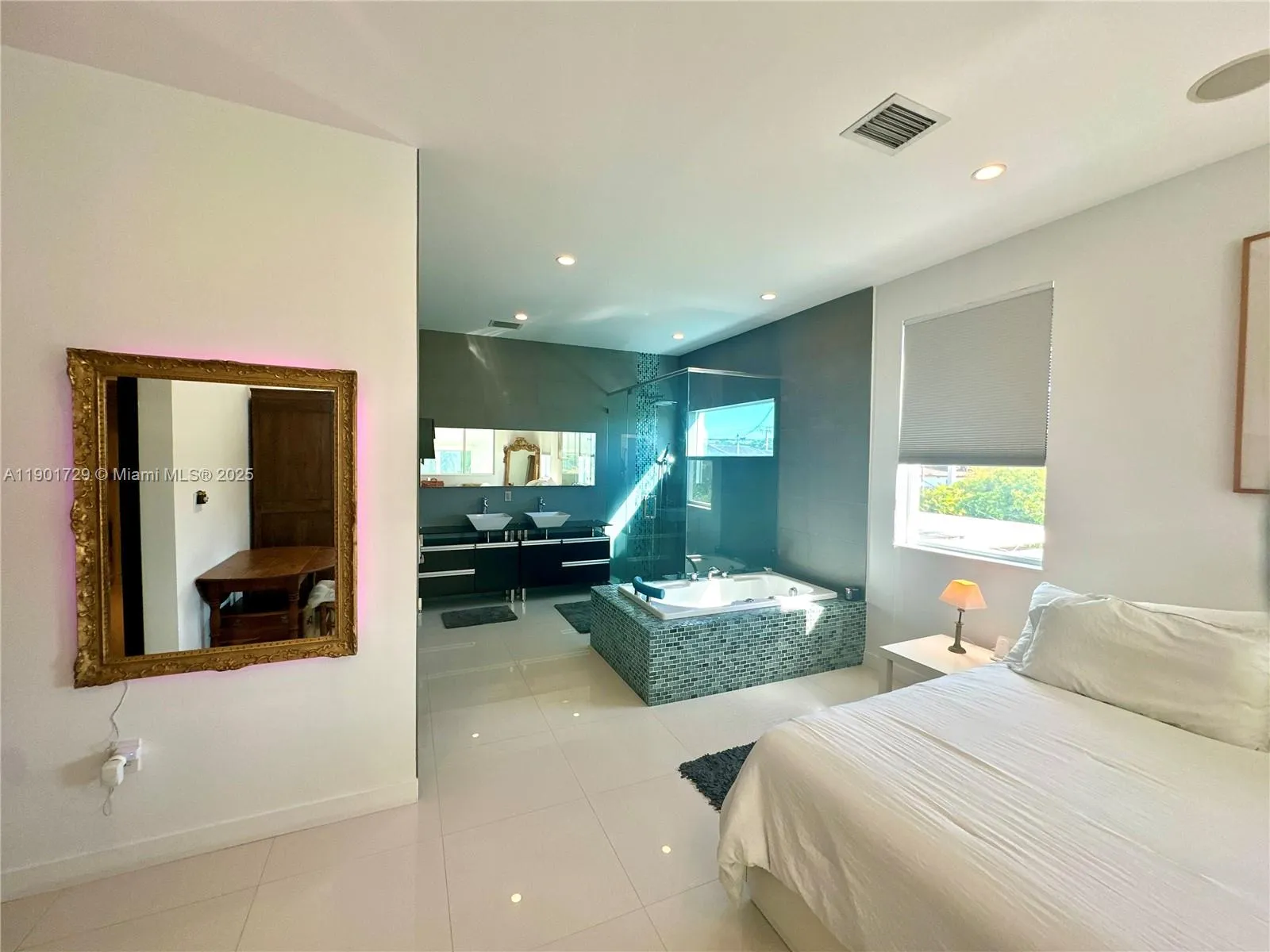 Miami, Florida 33145, United States, 4 Bedrooms Bedrooms, ,3 BathroomsBathrooms,Residential,Active,233098