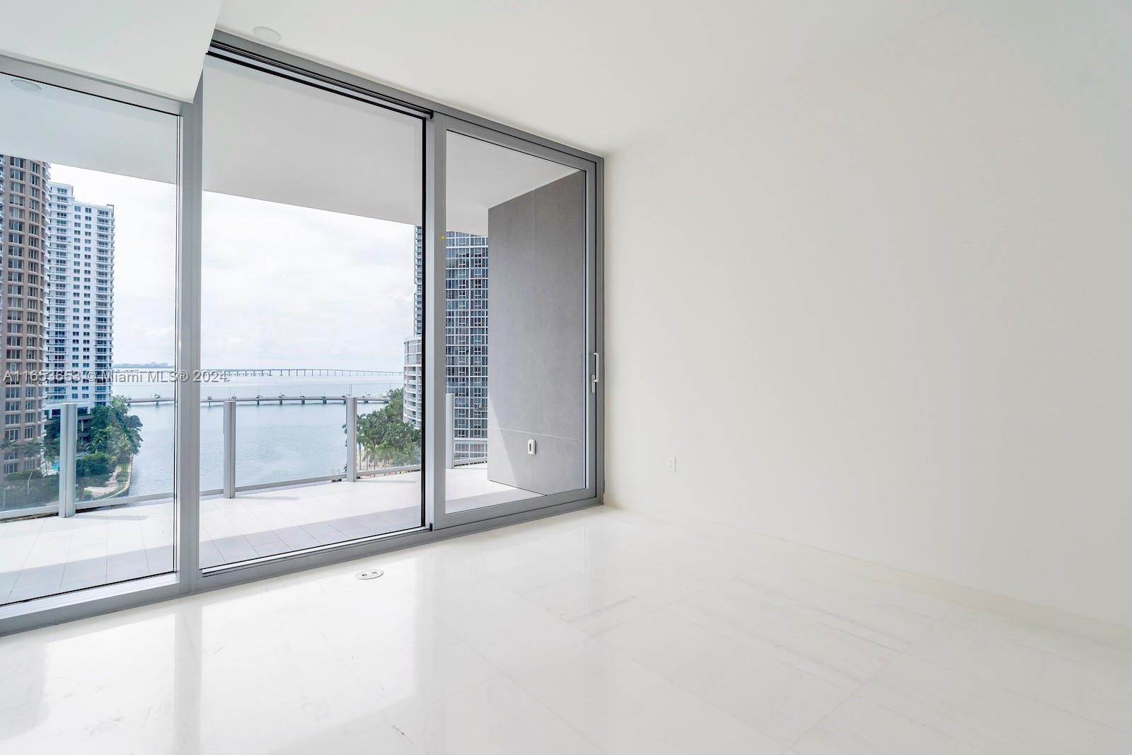 ASTON MARTIN RESIDENCES - Residential