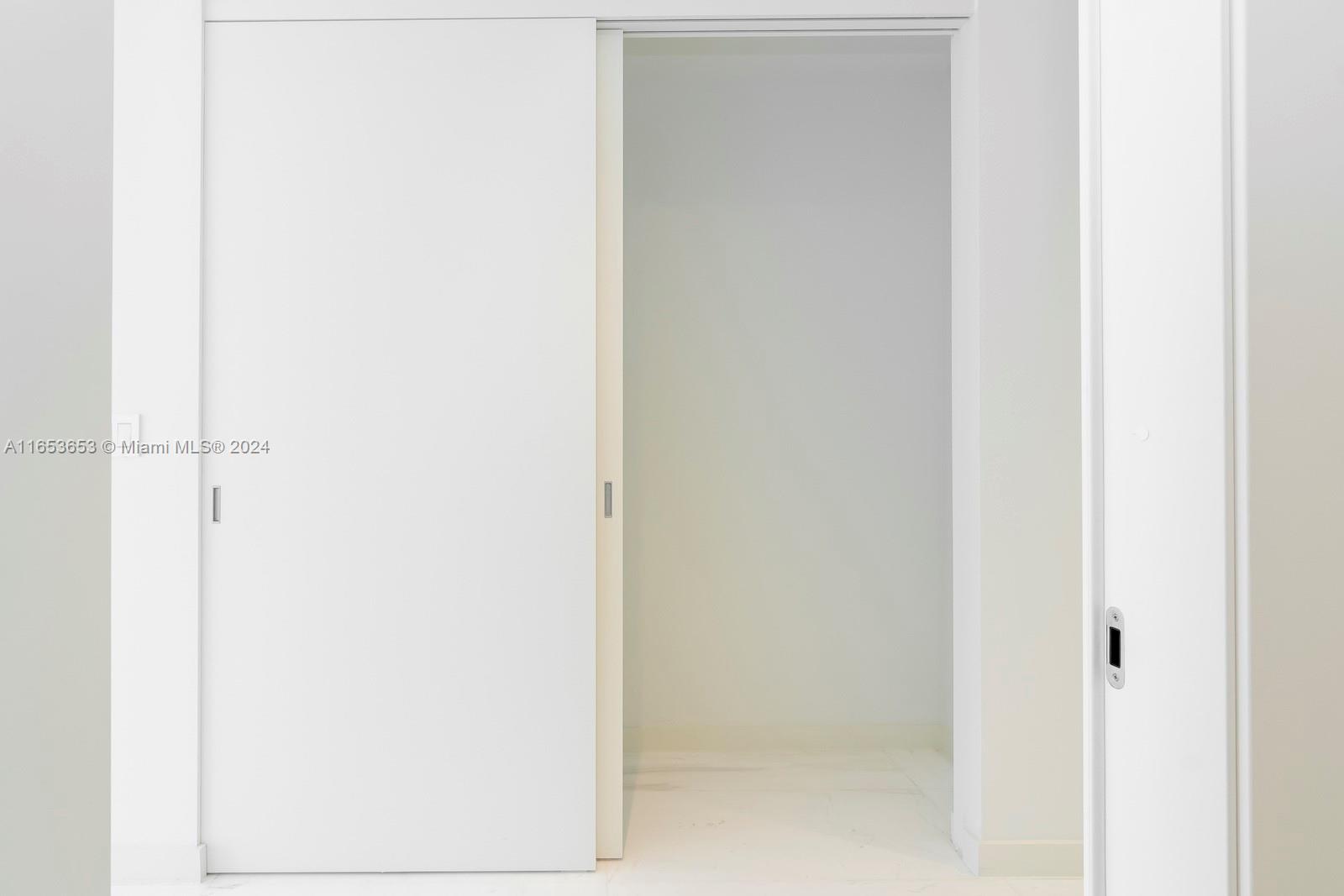 ASTON MARTIN RESIDENCES - Residential