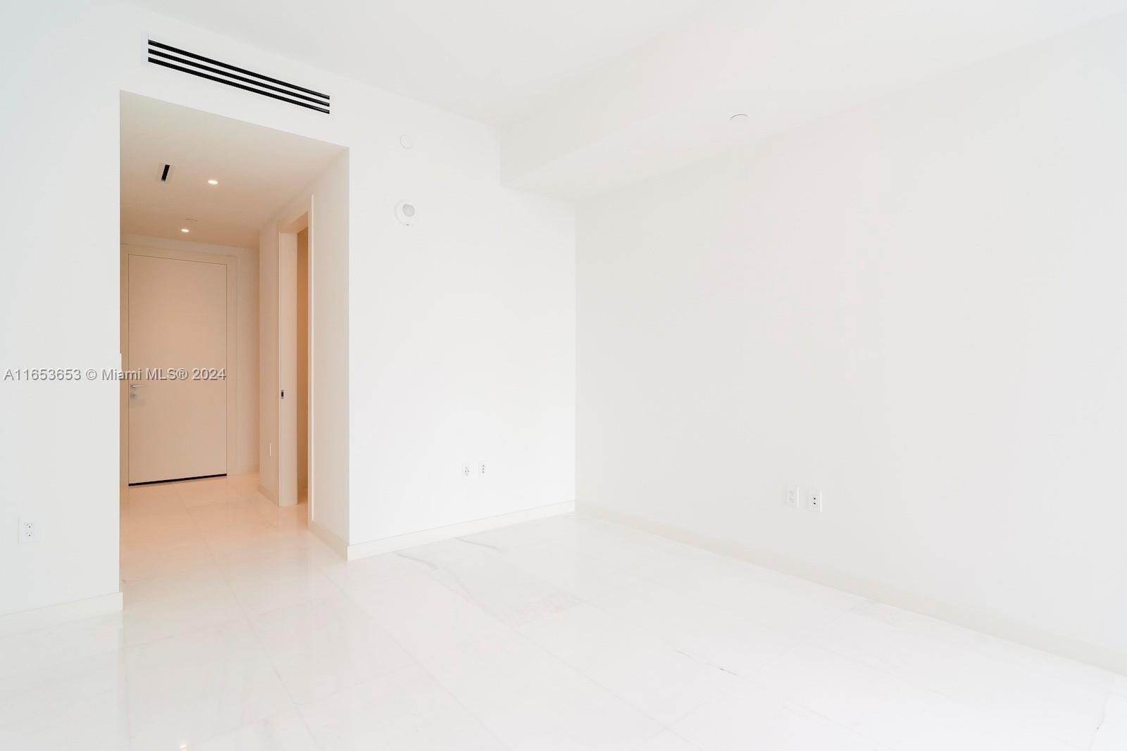 ASTON MARTIN RESIDENCES - Residential