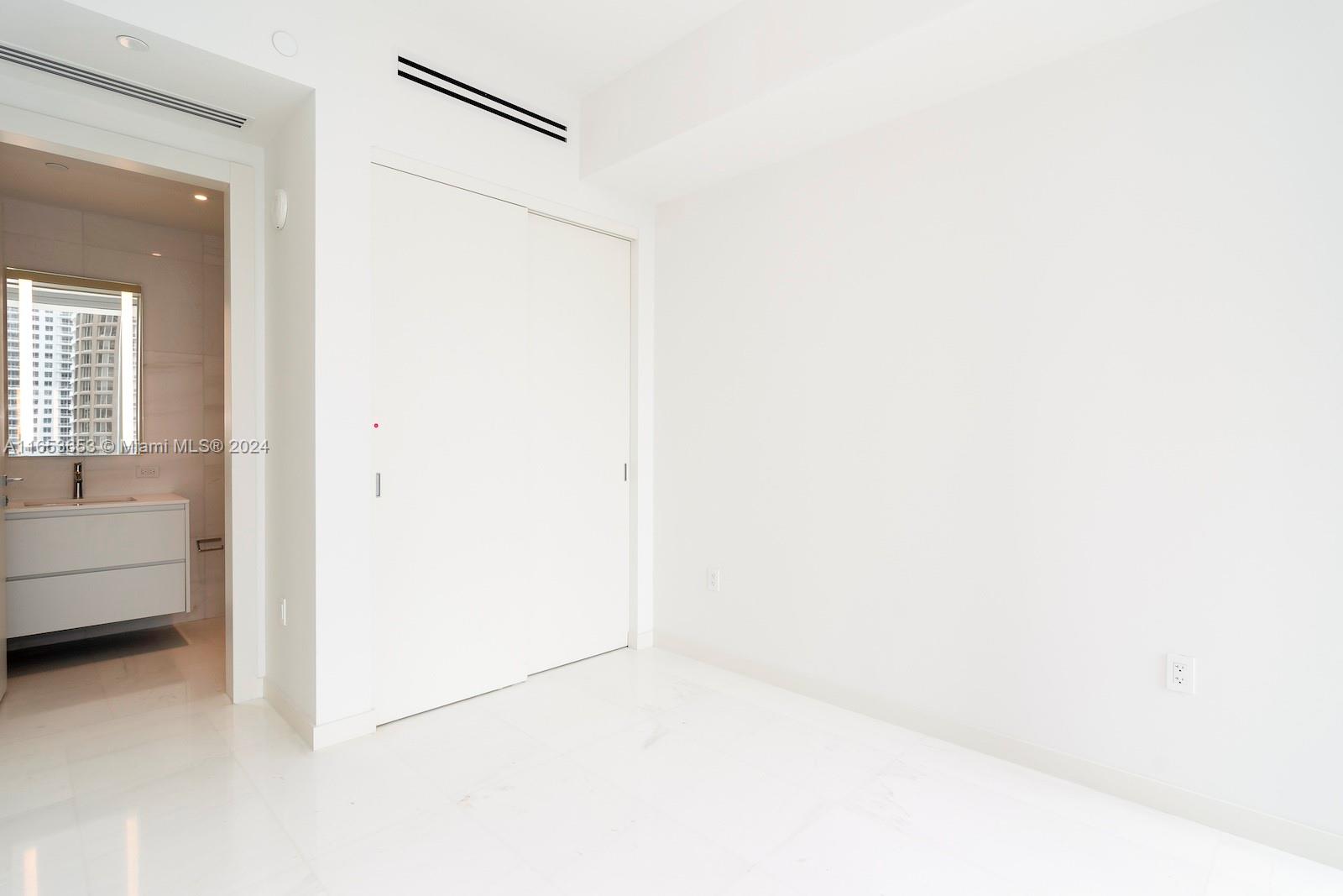 ASTON MARTIN RESIDENCES - Residential