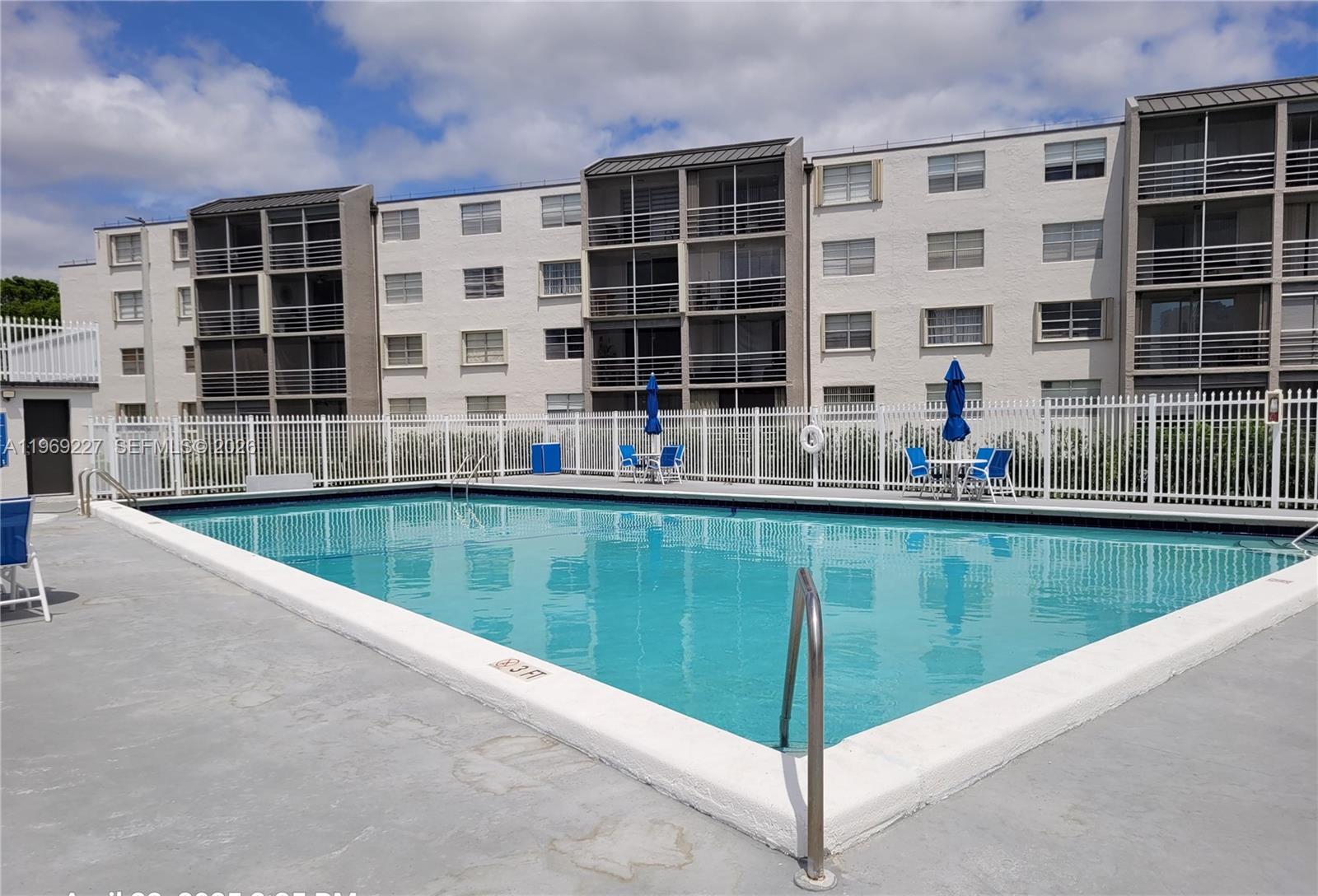 EL CONQUISTADOR NORTH CON - Residential