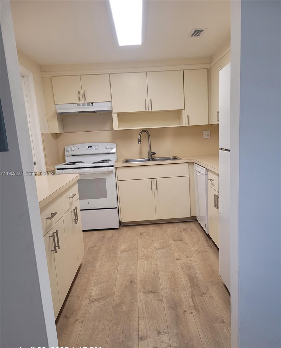 EL CONQUISTADOR NORTH CON - Residential