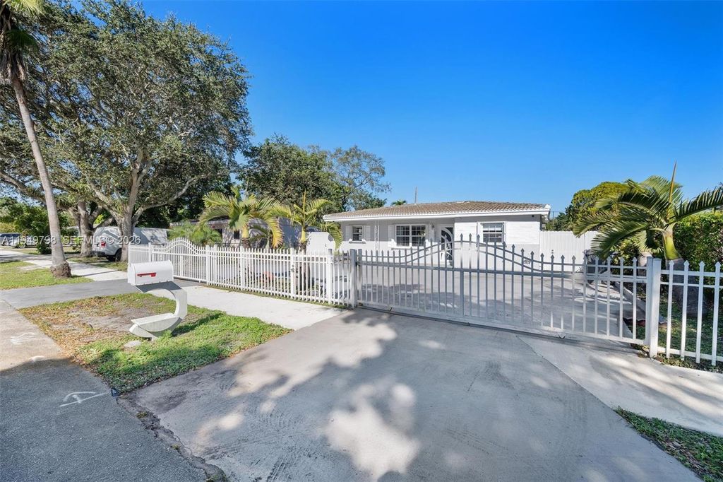 Photo of 6231 Mayo St, Hollywood, FL 33023 (MLS # A11949798)