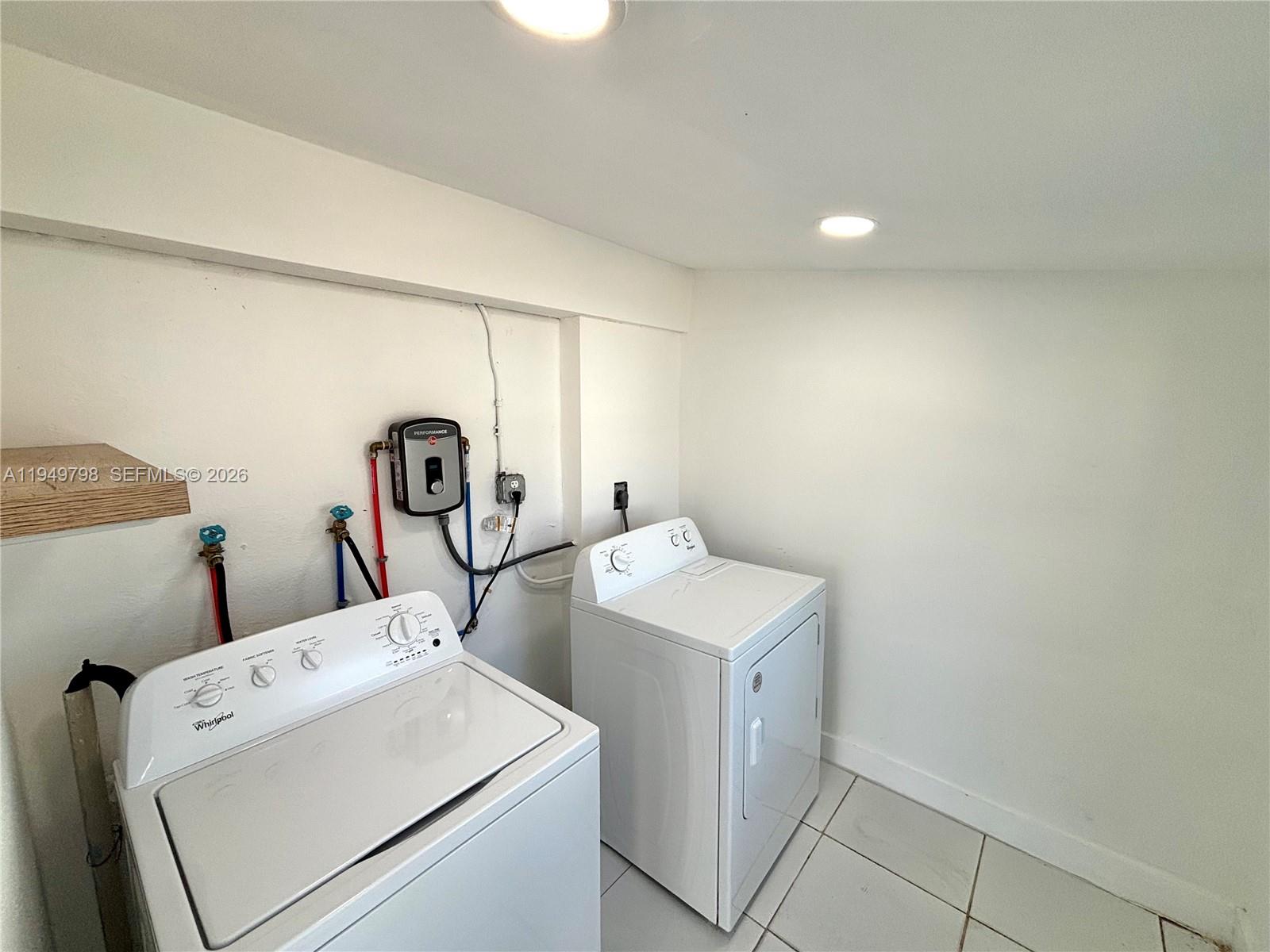 THIRD AMEND PLAT OF PORTI - Residential