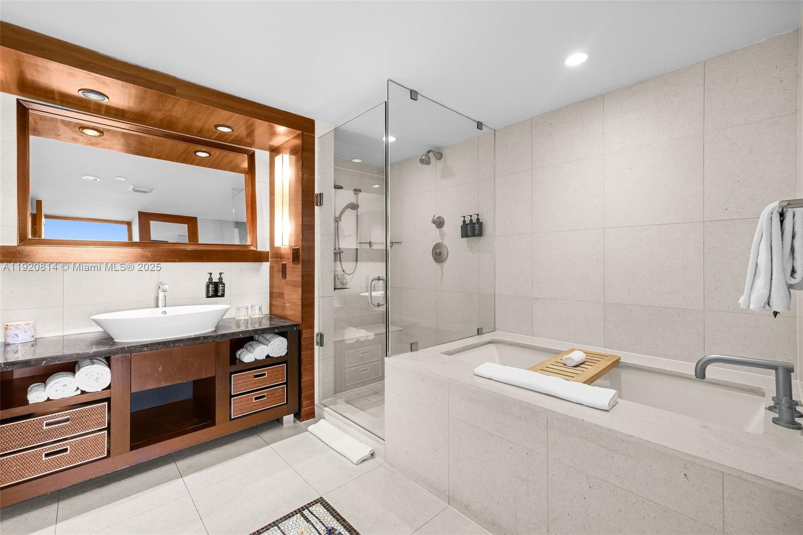 CENTRAL CARILLON BEACH CO - Residential