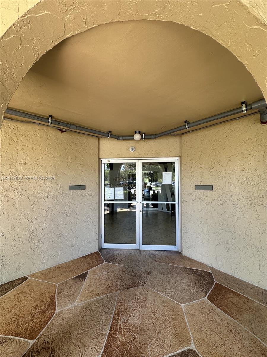 INVERRARY COUNTRY CLUB - Residential