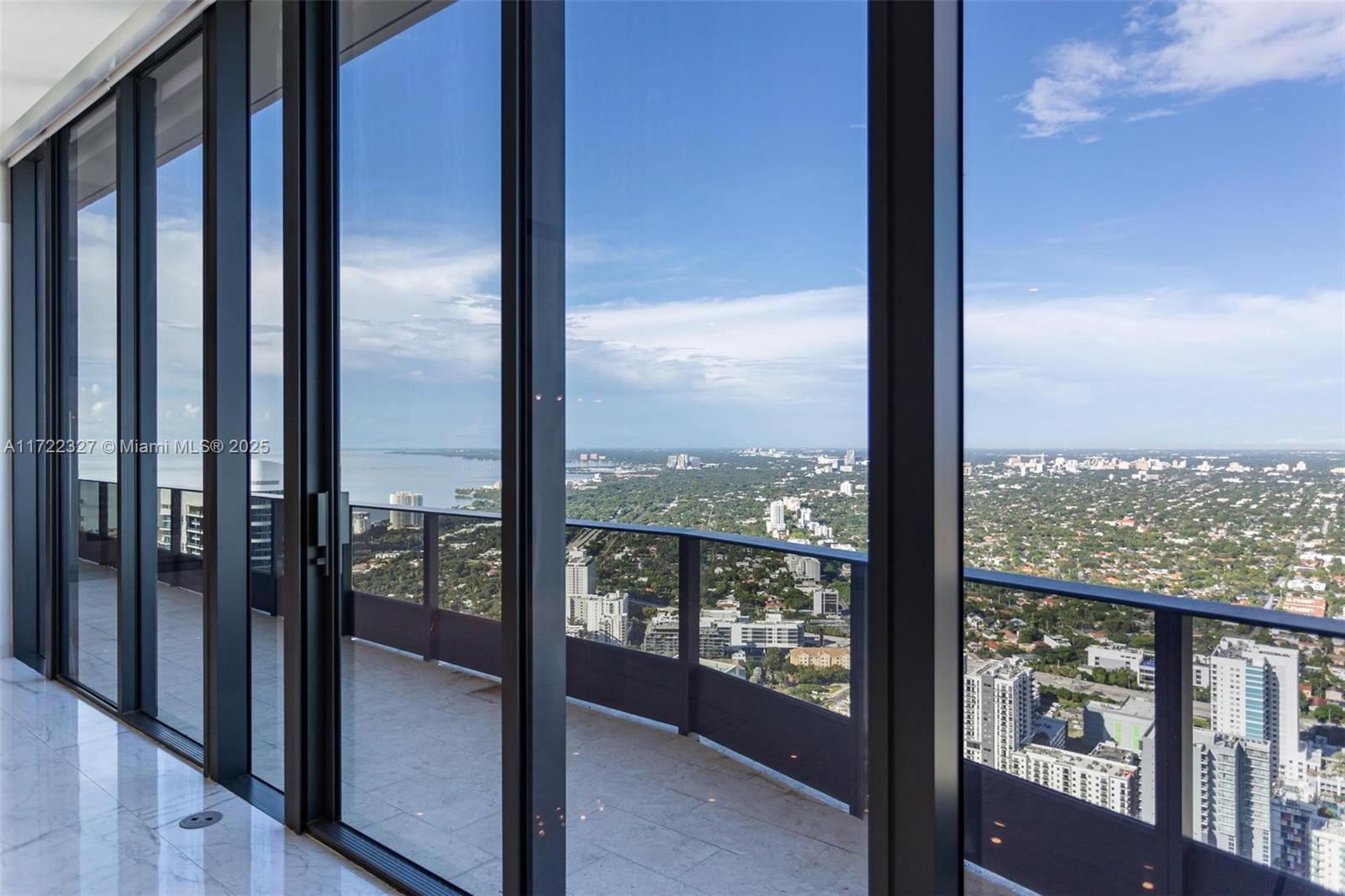 1000 Brickell Plz UPH6204