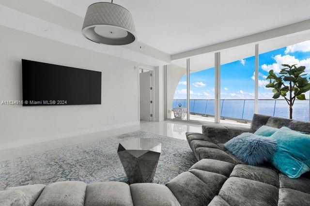 JADE SIGNATURE CONDO - Residential