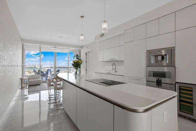 JADE SIGNATURE CONDO - Residential