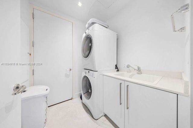 JADE SIGNATURE CONDO - Residential