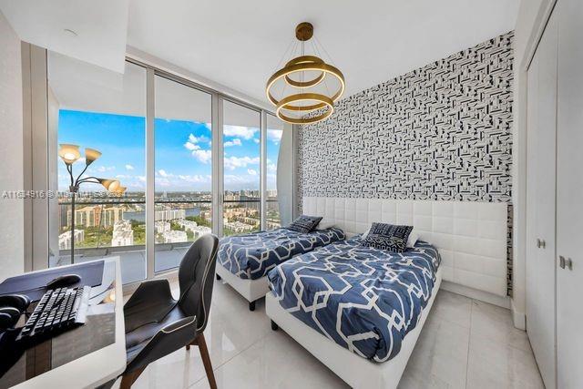 JADE SIGNATURE CONDO - Residential