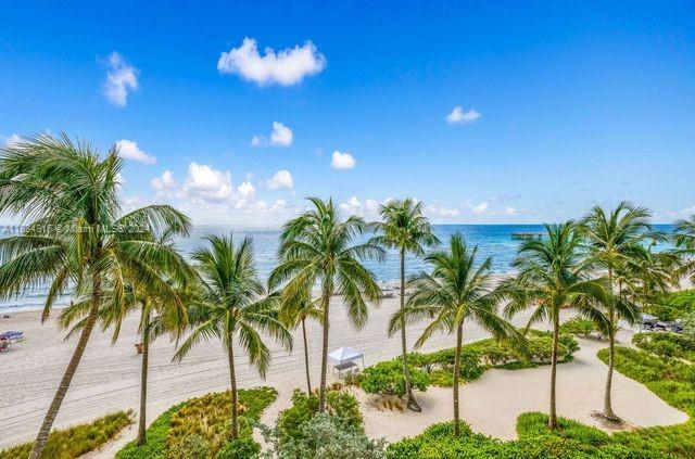 JADE SIGNATURE CONDO - Residential