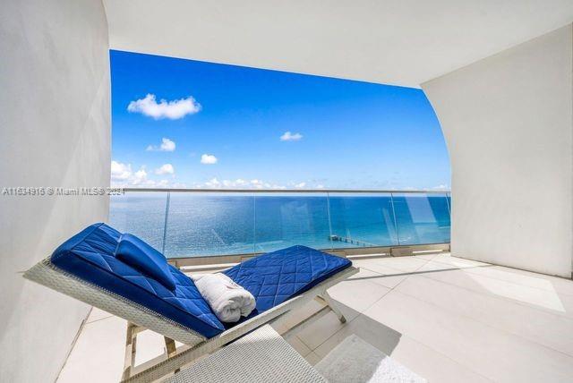 JADE SIGNATURE CONDO - Residential