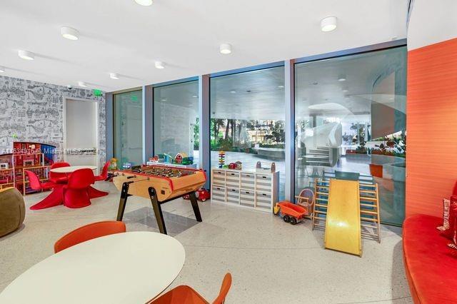 JADE SIGNATURE CONDO - Residential