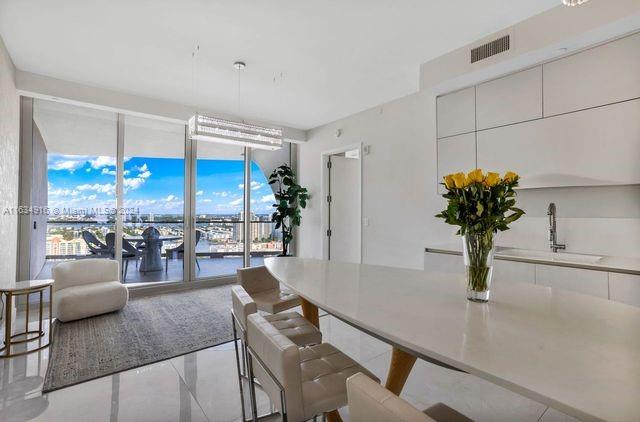 JADE SIGNATURE CONDO - Residential