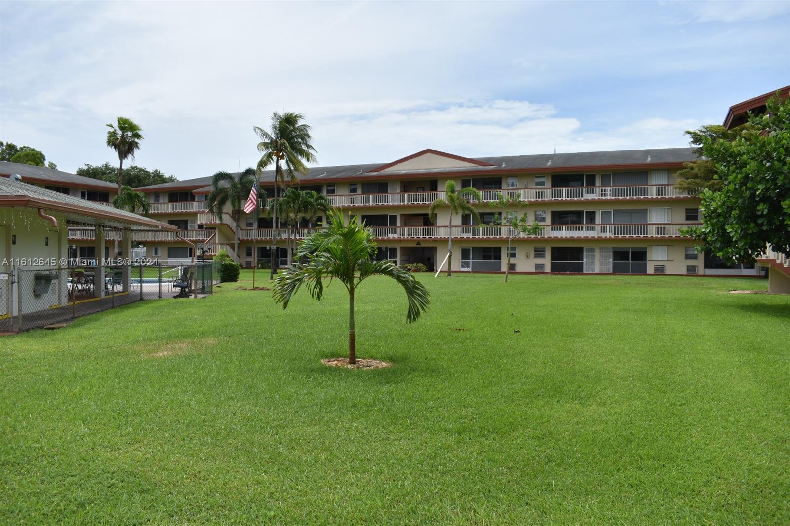 BEVERLY HILLS CONDO NUMBE - Residential