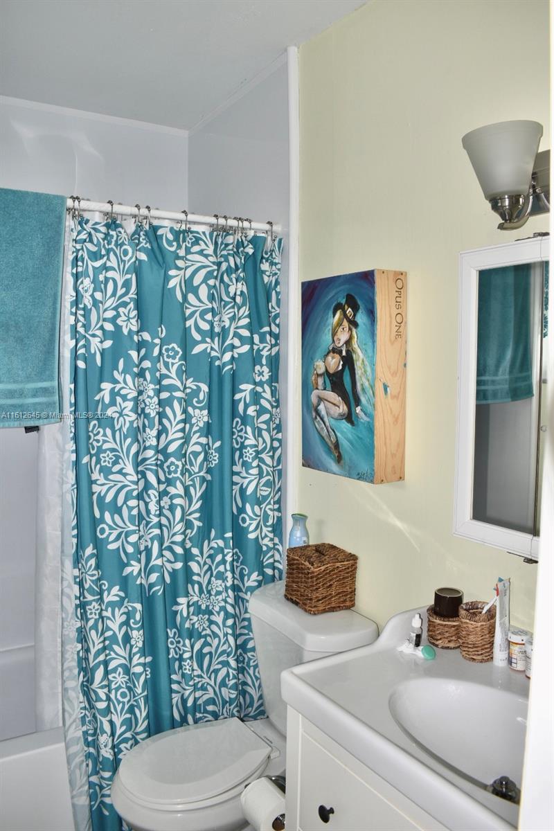 BEVERLY HILLS CONDO NUMBE - Residential