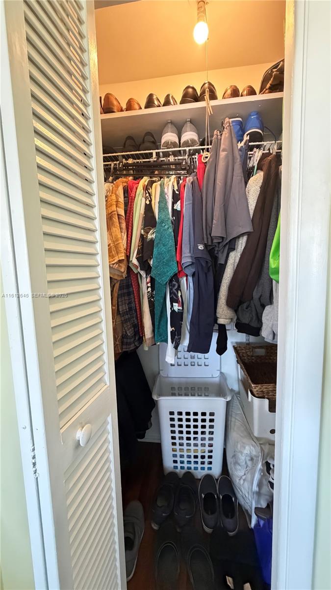 BEVERLY HILLS CONDO NUMBE - Residential