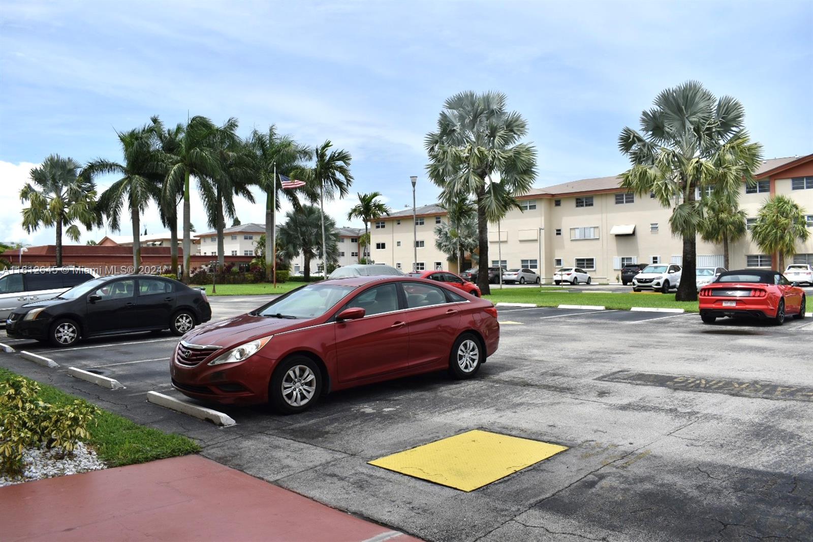 BEVERLY HILLS CONDO NUMBE - Residential