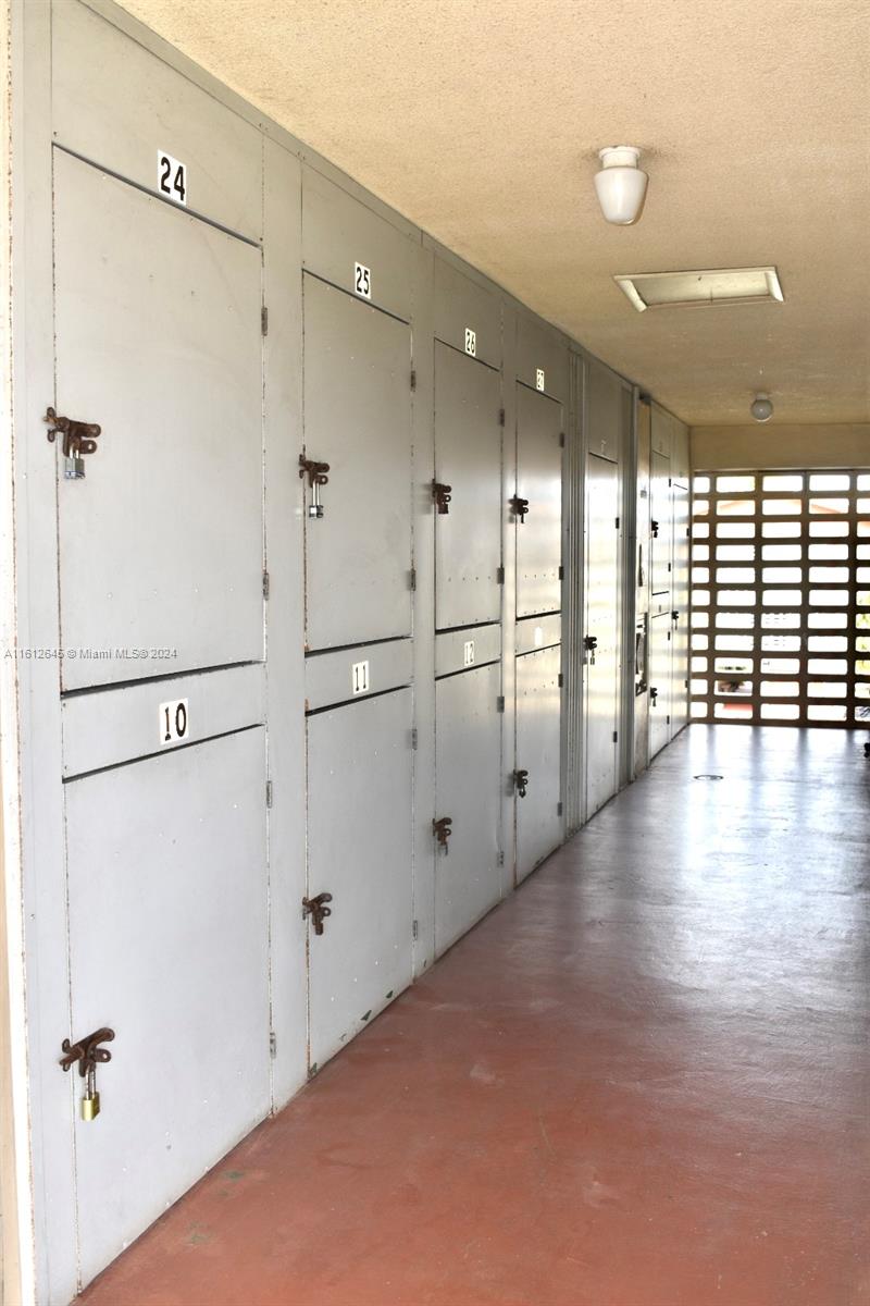 BEVERLY HILLS CONDO NUMBE - Residential