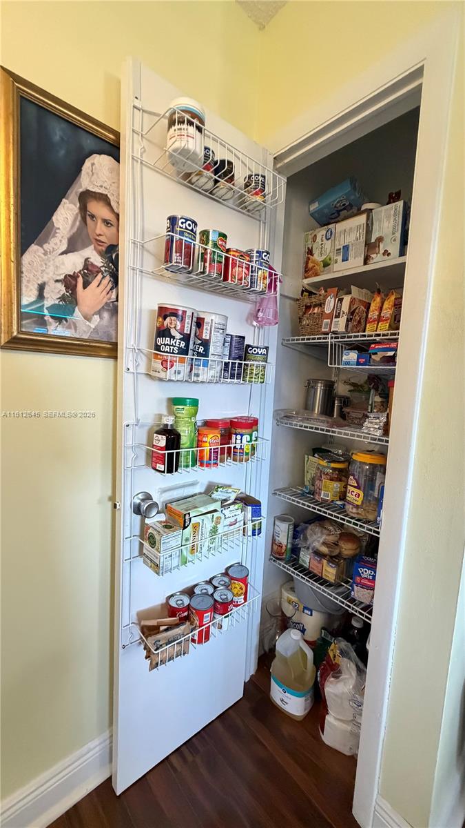 BEVERLY HILLS CONDO NUMBE - Residential