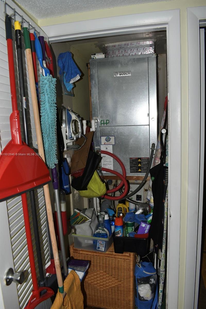 BEVERLY HILLS CONDO NUMBE - Residential