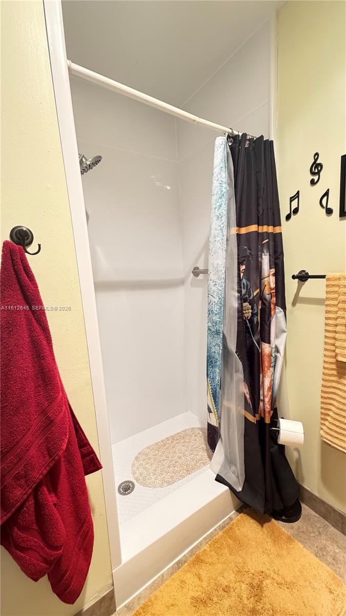 BEVERLY HILLS CONDO NUMBE - Residential