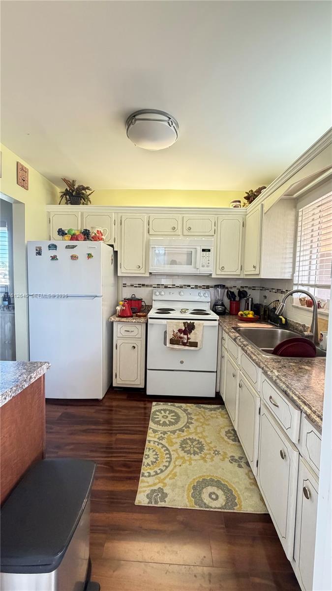 BEVERLY HILLS CONDO NUMBE - Residential