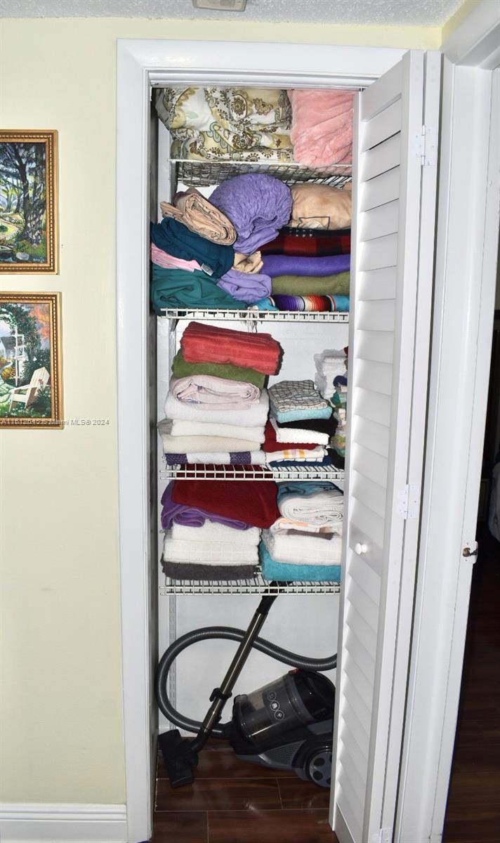 BEVERLY HILLS CONDO NUMBE - Residential