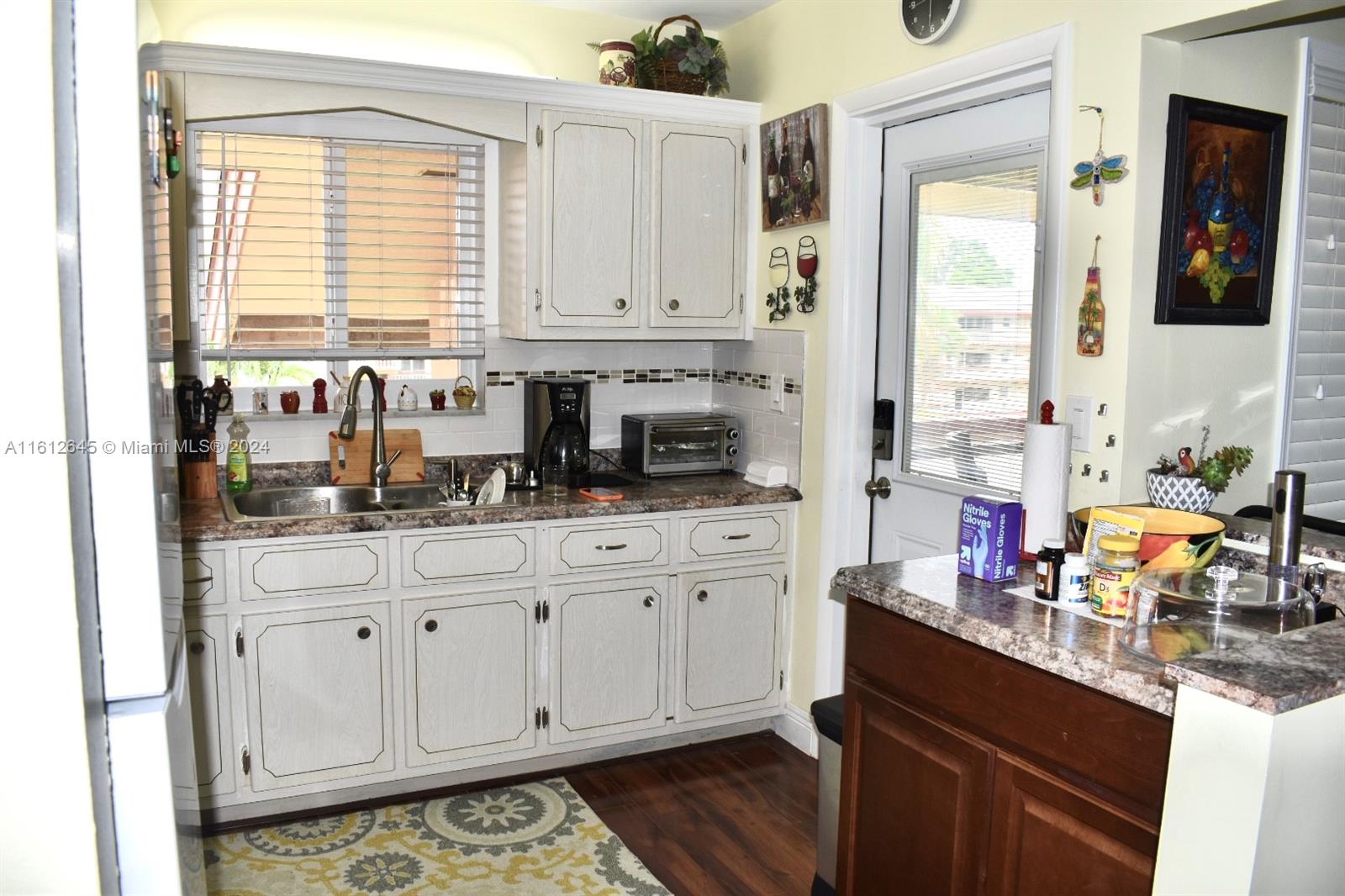 BEVERLY HILLS CONDO NUMBE - Residential