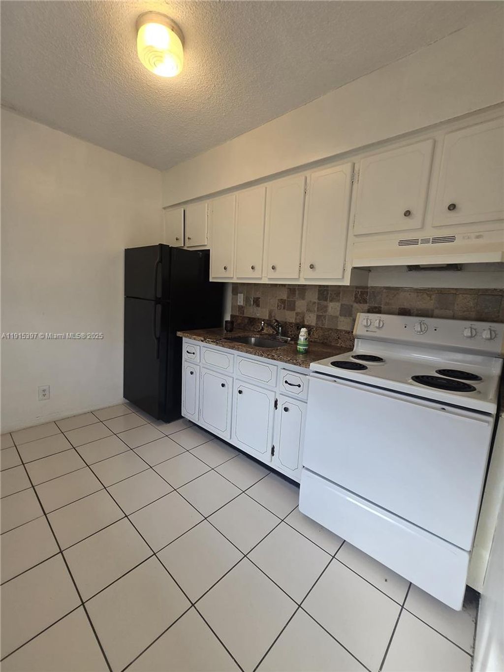 Photo of 1400 N 17th Ave #17, Hollywood, FL 33020 (MLS # A11915397)
