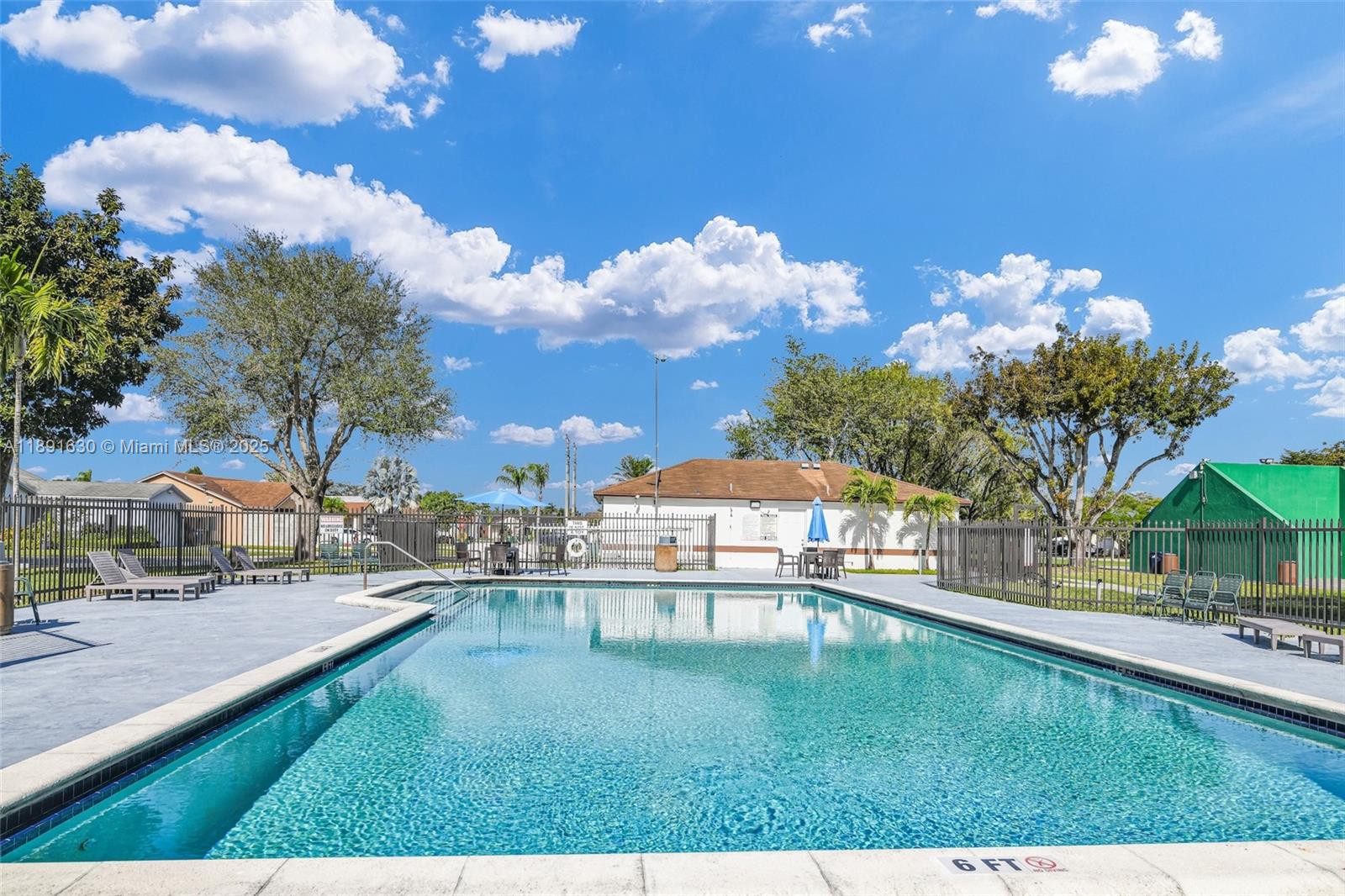 EDGEWATER PARK - Residential