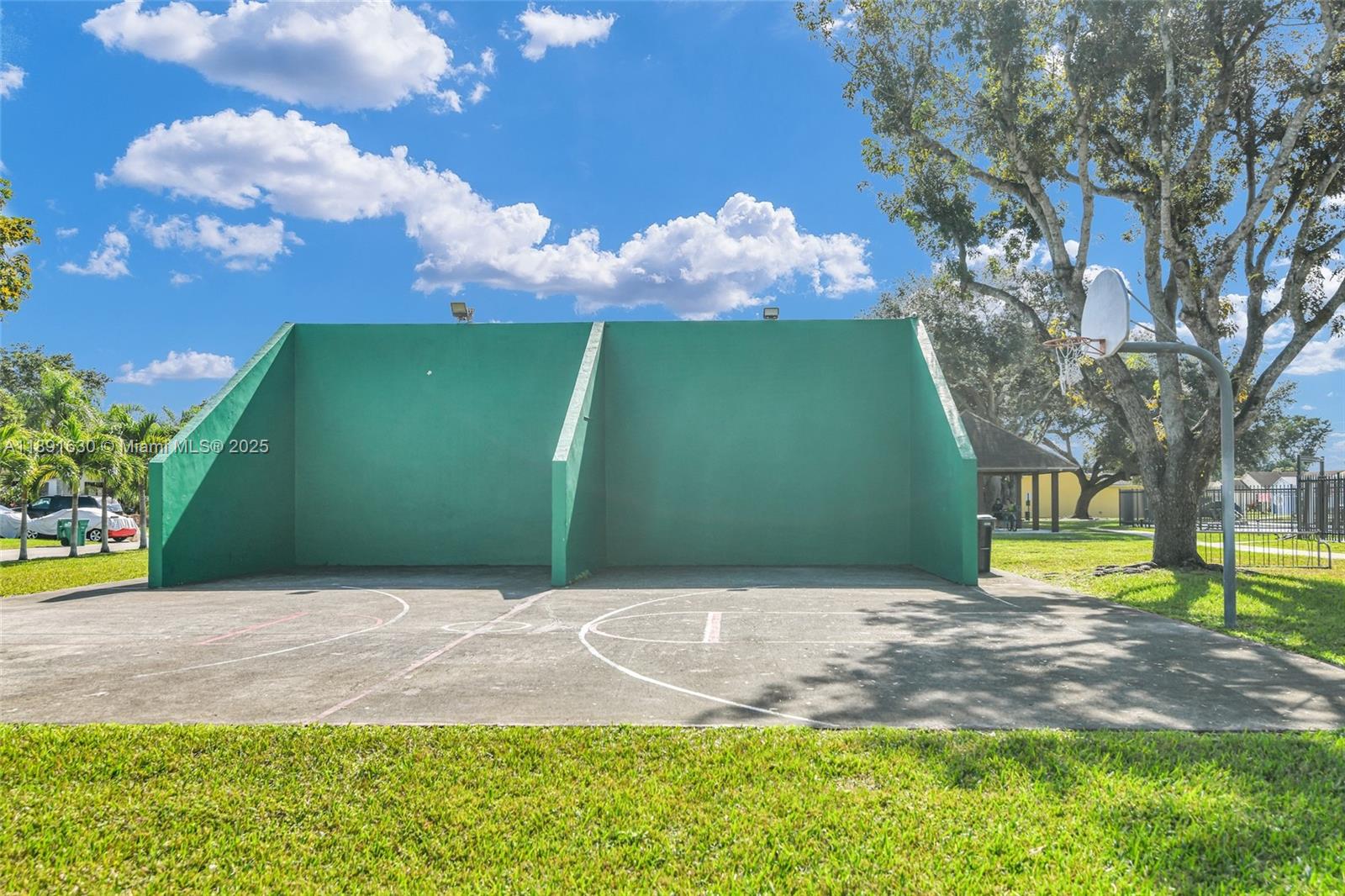 EDGEWATER PARK - Residential