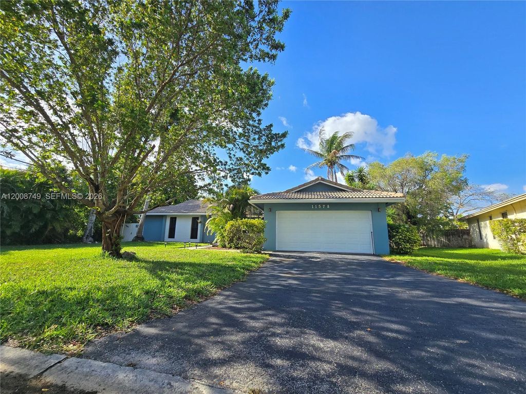Photo of 11578 NW 39th Pl, Coral Springs, FL 33065 (MLS # A12008749)