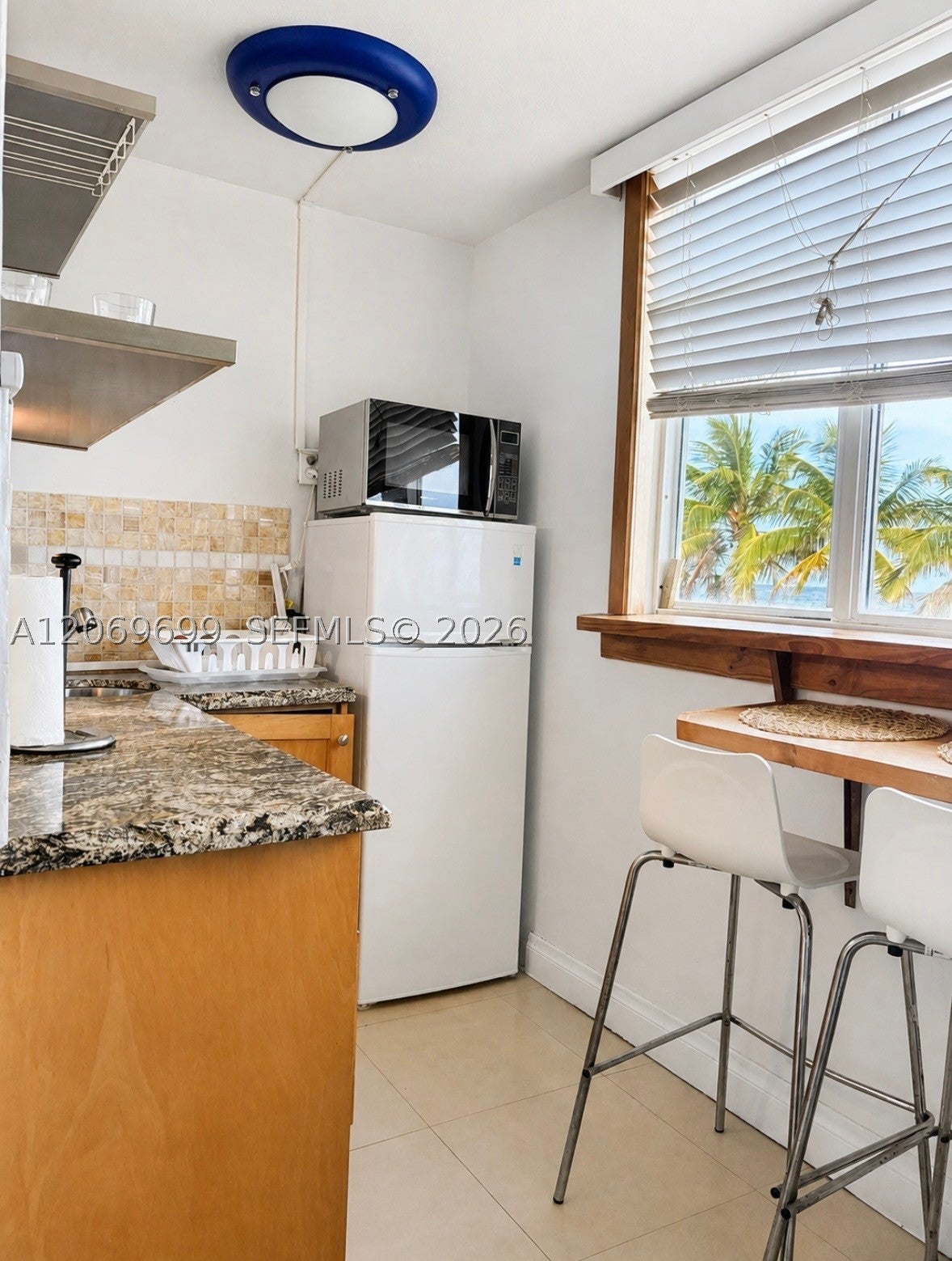5445 Collins Ave CU26