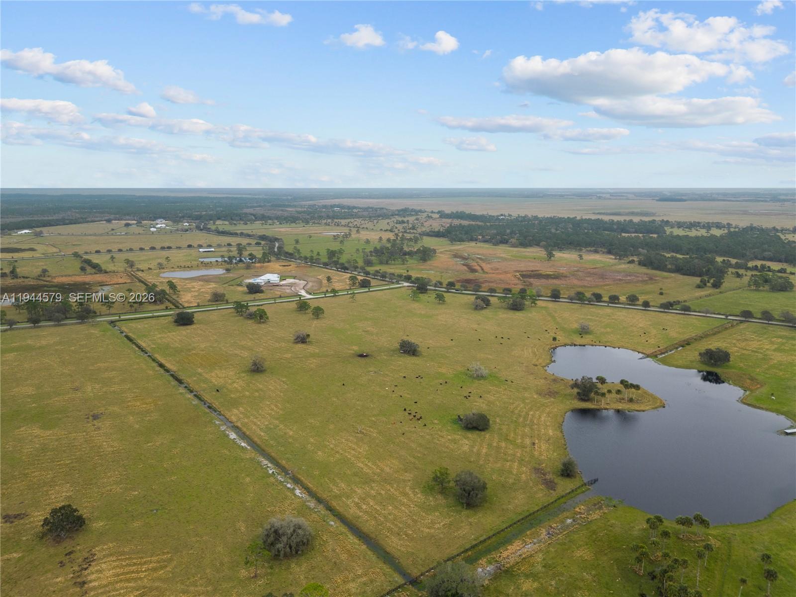 MARTIN COUNTY RANCH COMMU - Land