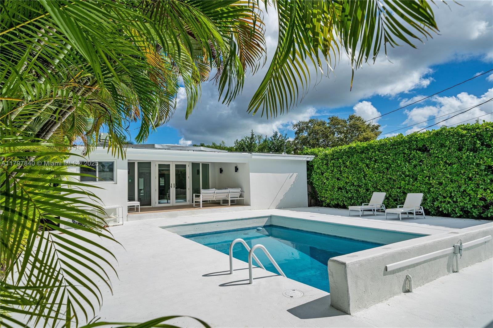 730 Sw 26th Rd, Miami, Broward County, Florida - 3 Bedrooms  
4 Bathrooms - 