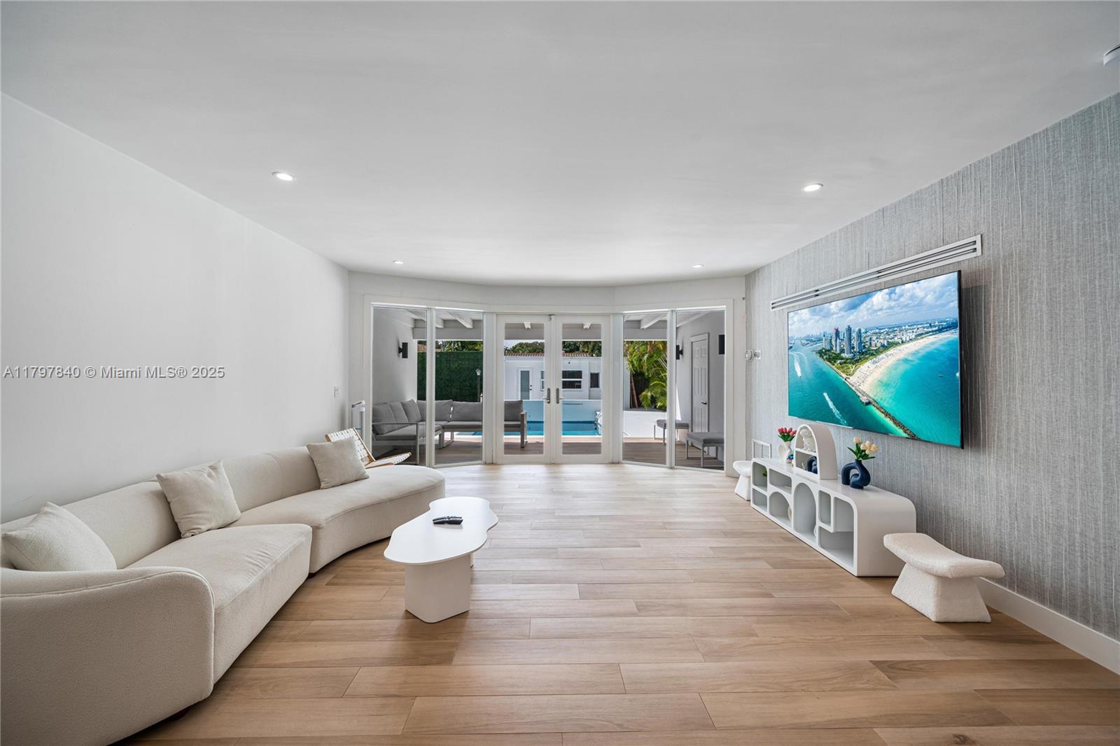 730 SW 26th Rd