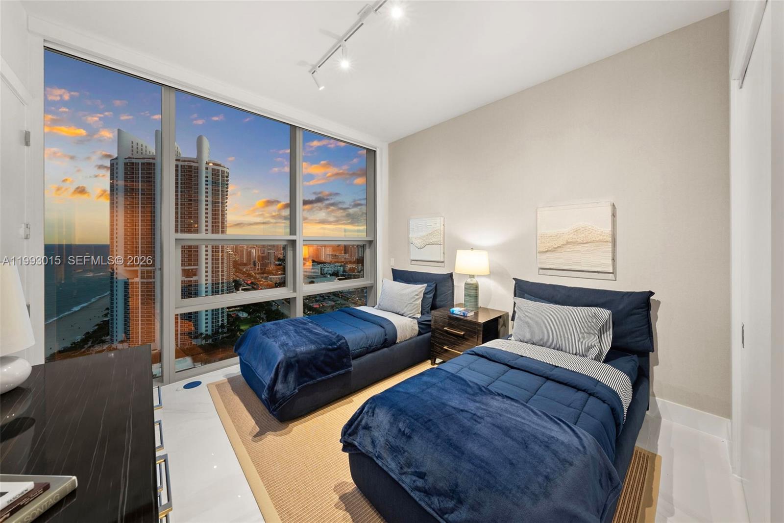 NORTH BISCAYNE BEACH AMEN - Residential