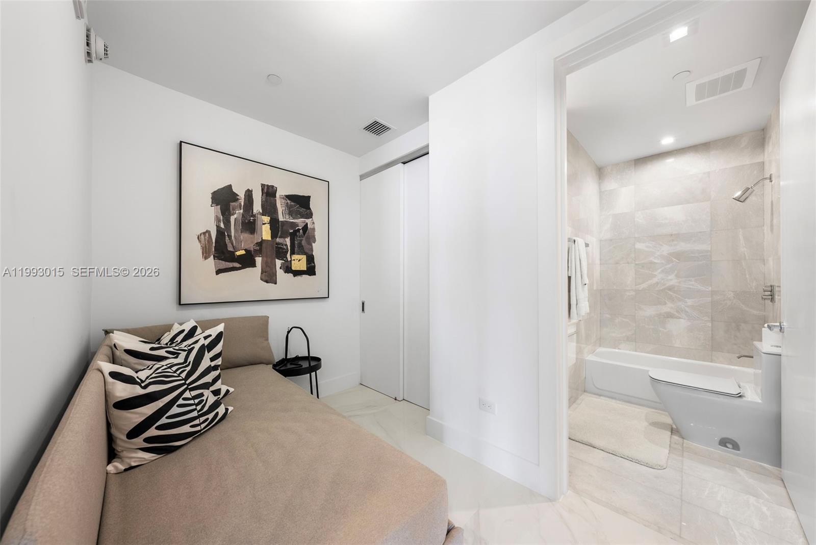 NORTH BISCAYNE BEACH AMEN - Residential