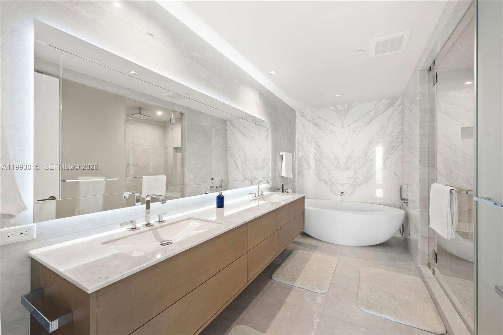 NORTH BISCAYNE BEACH AMEN - Residential