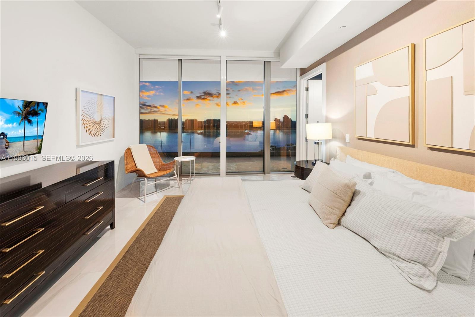 NORTH BISCAYNE BEACH AMEN - Residential