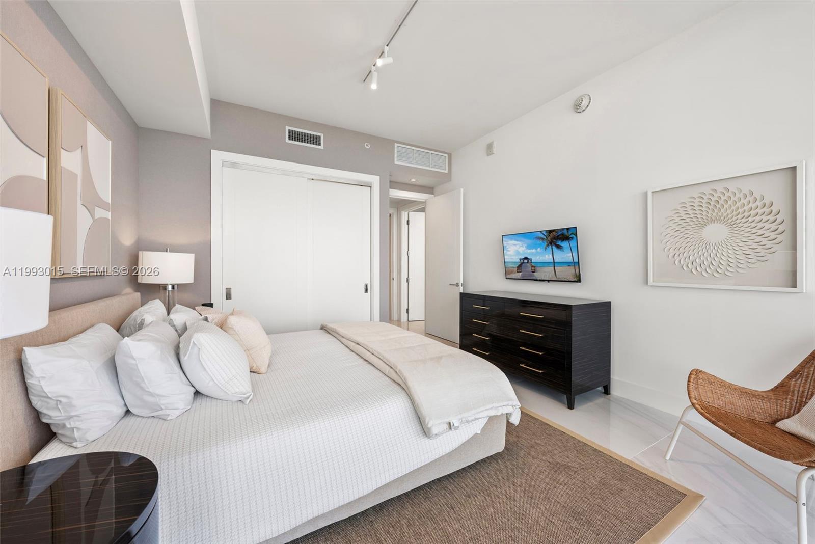 NORTH BISCAYNE BEACH AMEN - Residential