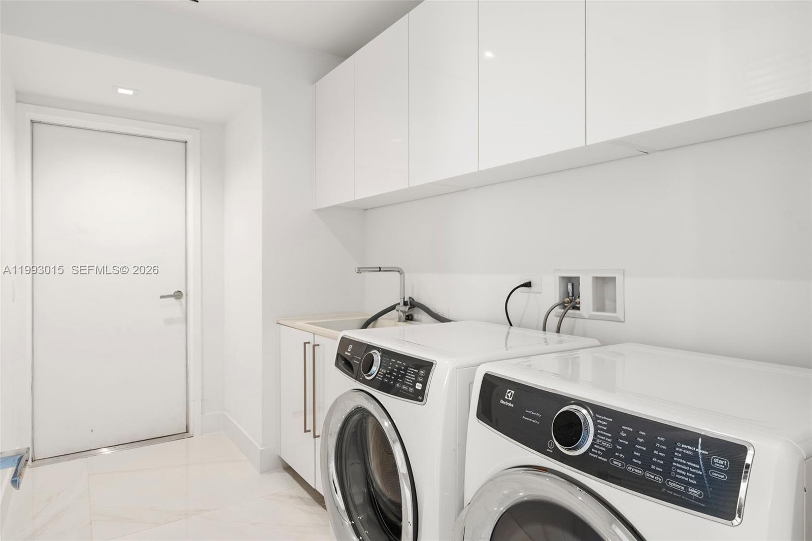 NORTH BISCAYNE BEACH AMEN - Residential